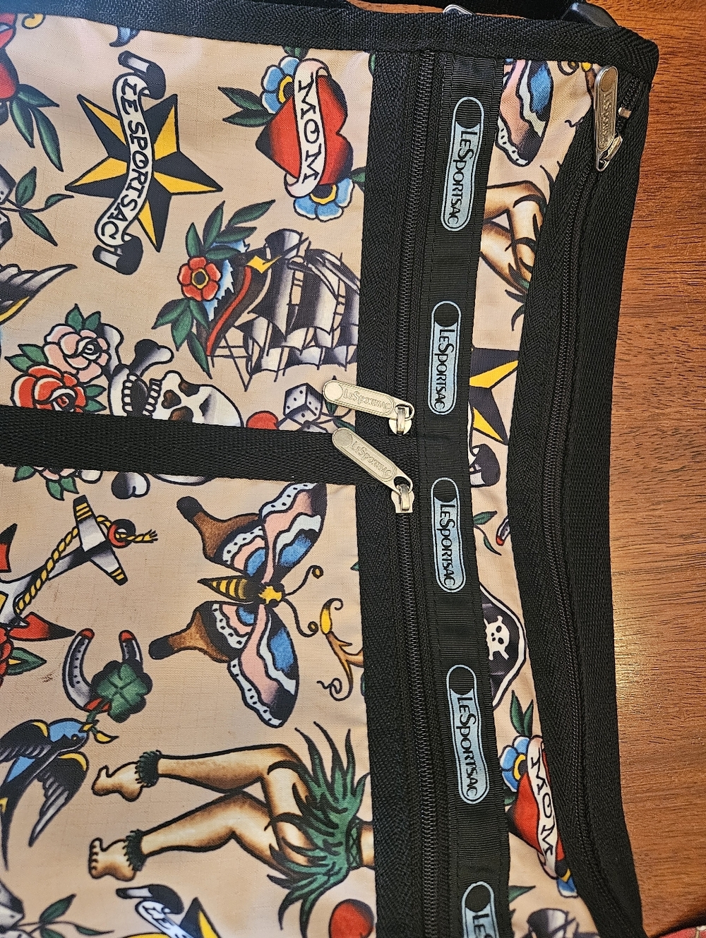 Lesportsac Aloha Pirates Nylon Bag, RARE - Picture 13 of 16